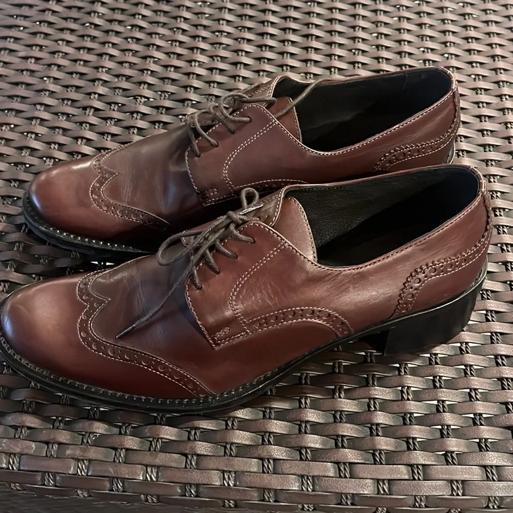 Sundance Brown Leather Women's Shoes - Picture 4 of 9